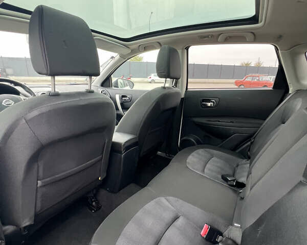 Белый Ниссан Кашкай, объемом двигателя 1.6 л и пробегом 170 тыс. км за 10555 $, фото 34 на Automoto.ua