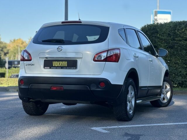 Белый Ниссан Кашкай, объемом двигателя 2 л и пробегом 152 тыс. км за 10600 $, фото 5 на Automoto.ua