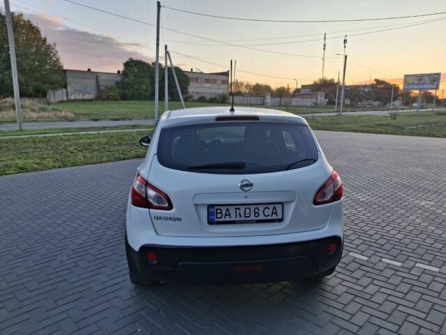 Ніссан Кашкай 2011 у Кропивницькому (Кіровограді) на Automoto.ua Білий Ніссан Кашкай, об'ємом двигуна 2 л та пробігом 183 тис. км за 10800 $, фото 3 на Automoto.ua