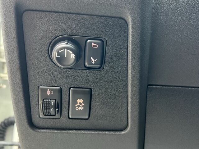 Белый Ниссан Кашкай, объемом двигателя 1.6 л и пробегом 170 тыс. км за 10555 $, фото 15 на Automoto.ua