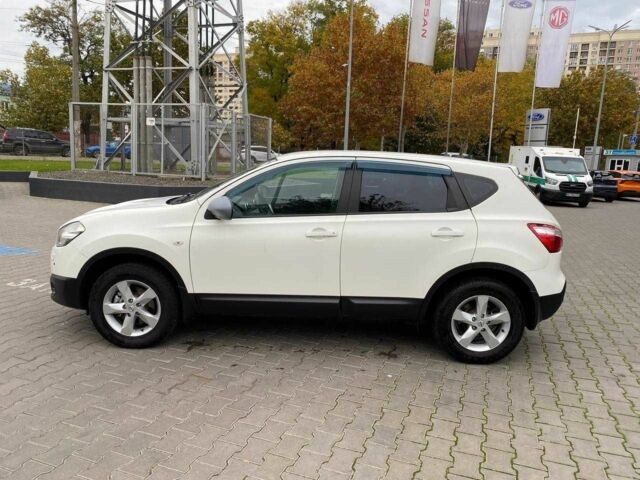 Белый Ниссан Кашкай, объемом двигателя 0 л и пробегом 205 тыс. км за 8600 $, фото 6 на Automoto.ua