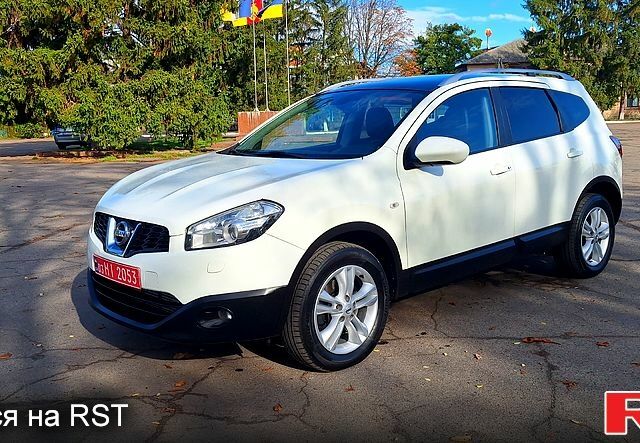 Белый Ниссан Кашкай, объемом двигателя 2 л и пробегом 215 тыс. км за 11700 $, фото 2 на Automoto.ua