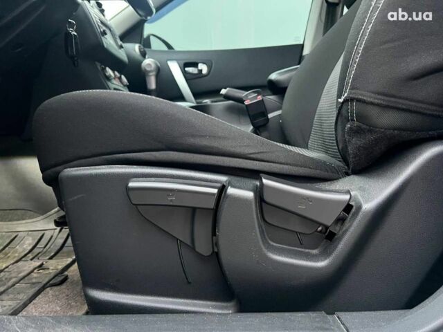 Белый Ниссан Кашкай, объемом двигателя 2 л и пробегом 128 тыс. км за 12490 $, фото 19 на Automoto.ua