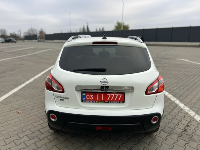 Белый Ниссан Кашкай, объемом двигателя 1.6 л и пробегом 170 тыс. км за 10555 $, фото 3 на Automoto.ua