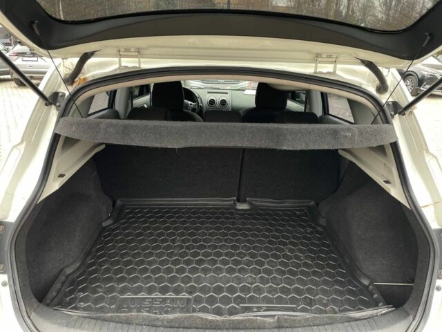 Белый Ниссан Кашкай, объемом двигателя 2 л и пробегом 149 тыс. км за 10900 $, фото 22 на Automoto.ua