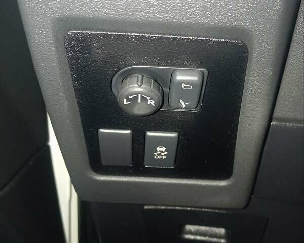 Білий Ніссан Кашкай, об'ємом двигуна 2 л та пробігом 231 тис. км за 11800 $, фото 36 на Automoto.ua