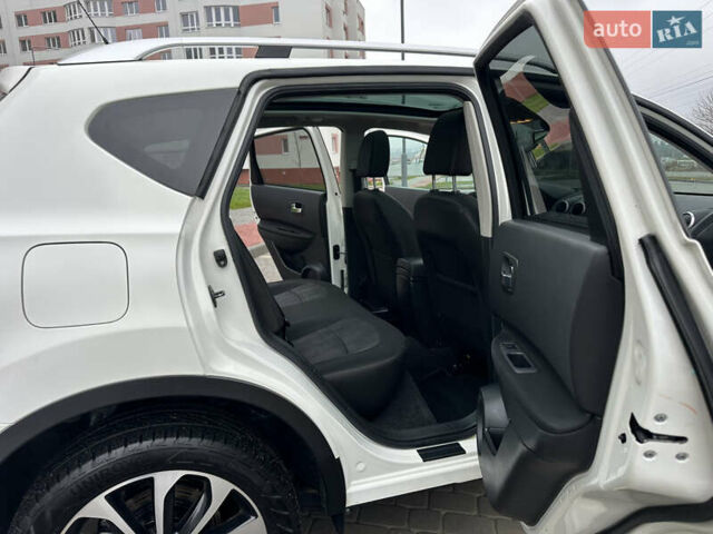 Белый Ниссан Кашкай, объемом двигателя 1.5 л и пробегом 167 тыс. км за 10499 $, фото 25 на Automoto.ua