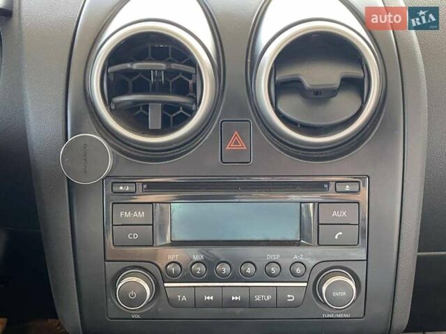Белый Ниссан Кашкай, объемом двигателя 1.6 л и пробегом 155 тыс. км за 9999 $, фото 28 на Automoto.ua