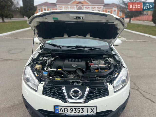 Белый Ниссан Кашкай, объемом двигателя 2 л и пробегом 190 тыс. км за 12000 $, фото 42 на Automoto.ua