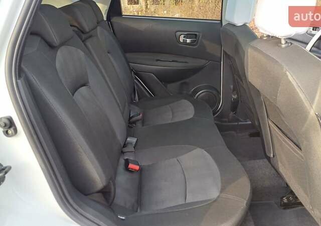 Белый Ниссан Кашкай, объемом двигателя 1.6 л и пробегом 227 тыс. км за 10800 $, фото 28 на Automoto.ua