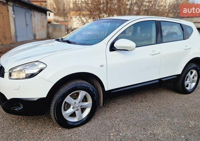 Білий Ніссан Кашкай, об'ємом двигуна 2 л та пробігом 115 тис. км за 9900 $, фото 1 на Automoto.ua