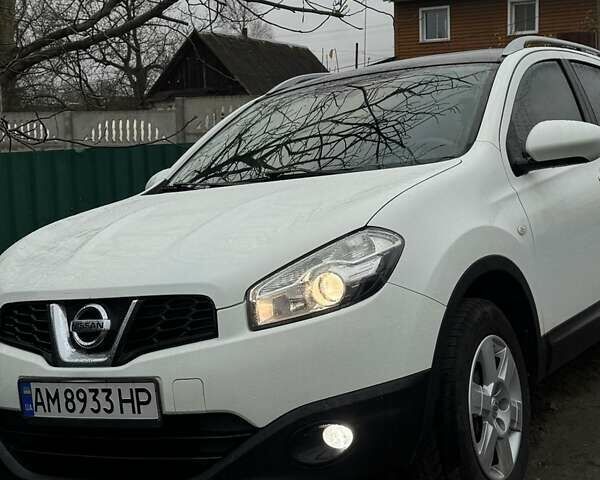 Белый Ниссан Кашкай, объемом двигателя 1.5 л и пробегом 234 тыс. км за 10500 $, фото 2 на Automoto.ua