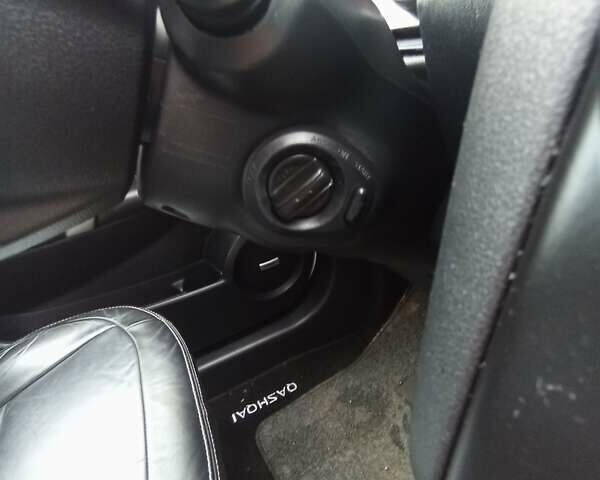 Білий Ніссан Кашкай, об'ємом двигуна 2 л та пробігом 231 тис. км за 11800 $, фото 30 на Automoto.ua