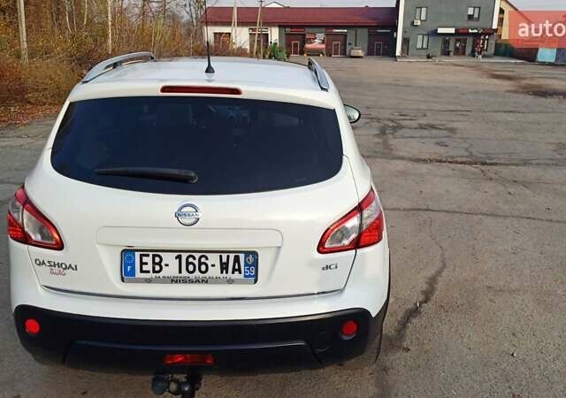Белый Ниссан Кашкай, объемом двигателя 1.6 л и пробегом 227 тыс. км за 10800 $, фото 10 на Automoto.ua