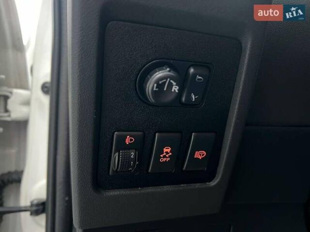 Белый Ниссан Кашкай, объемом двигателя 2 л и пробегом 128 тыс. км за 12490 $, фото 20 на Automoto.ua
