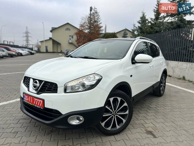 Белый Ниссан Кашкай, объемом двигателя 1.6 л и пробегом 170 тыс. км за 10555 $, фото 3 на Automoto.ua