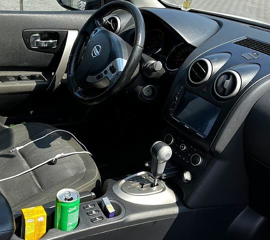 Білий Ніссан Кашкай, об'ємом двигуна 2 л та пробігом 240 тис. км за 11500 $, фото 4 на Automoto.ua