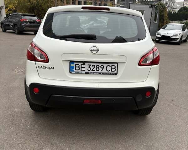 Білий Ніссан Кашкай, об'ємом двигуна 2 л та пробігом 176 тис. км за 11000 $, фото 3 на Automoto.ua