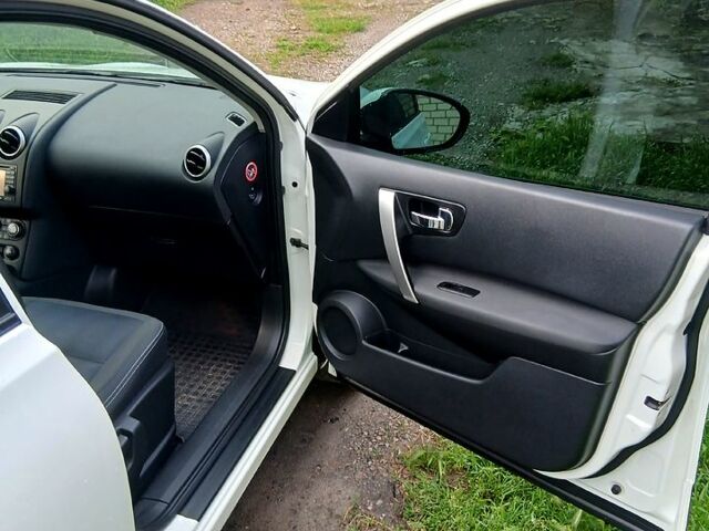 Белый Ниссан Кашкай, объемом двигателя 1.5 л и пробегом 274 тыс. км за 11300 $, фото 8 на Automoto.ua