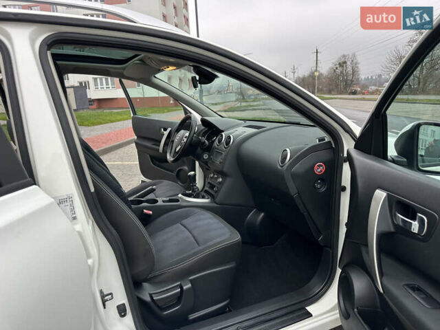 Белый Ниссан Кашкай, объемом двигателя 1.5 л и пробегом 167 тыс. км за 10499 $, фото 26 на Automoto.ua