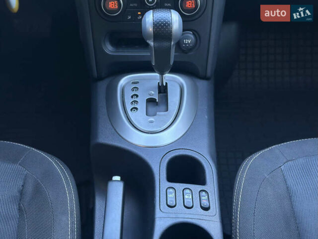 Белый Ниссан Кашкай, объемом двигателя 2 л и пробегом 152 тыс. км за 11400 $, фото 25 на Automoto.ua