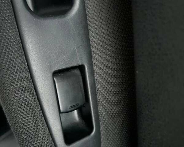 Белый Ниссан Кашкай, объемом двигателя 2 л и пробегом 128 тыс. км за 12490 $, фото 34 на Automoto.ua