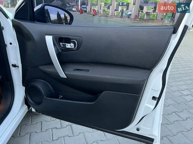 Белый Ниссан Кашкай, объемом двигателя 1.5 л и пробегом 230 тыс. км за 10299 $, фото 54 на Automoto.ua