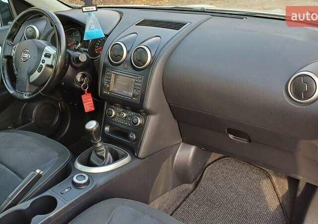 Белый Ниссан Кашкай, объемом двигателя 1.6 л и пробегом 227 тыс. км за 10800 $, фото 32 на Automoto.ua