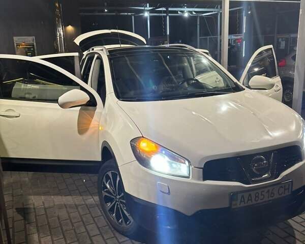 Білий Ніссан Кашкай, об'ємом двигуна 2 л та пробігом 183 тис. км за 10200 $, фото 6 на Automoto.ua