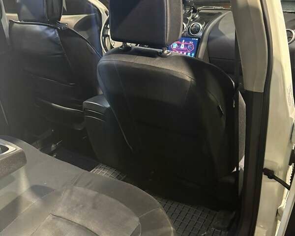Білий Ніссан Кашкай, об'ємом двигуна 2 л та пробігом 183 тис. км за 10200 $, фото 9 на Automoto.ua