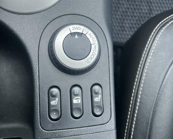 Белый Ниссан Кашкай, объемом двигателя 2 л и пробегом 190 тыс. км за 12000 $, фото 26 на Automoto.ua