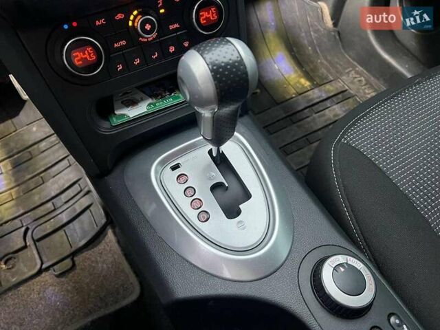 Белый Ниссан Кашкай, объемом двигателя 2 л и пробегом 128 тыс. км за 12490 $, фото 30 на Automoto.ua