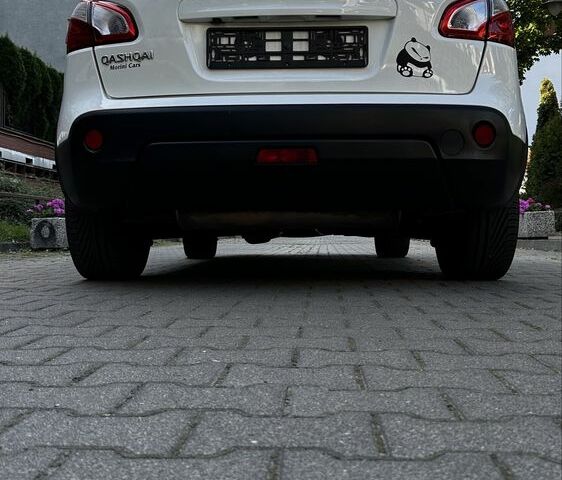 Білий Ніссан Кашкай, об'ємом двигуна 2 л та пробігом 215 тис. км за 9300 $, фото 6 на Automoto.ua