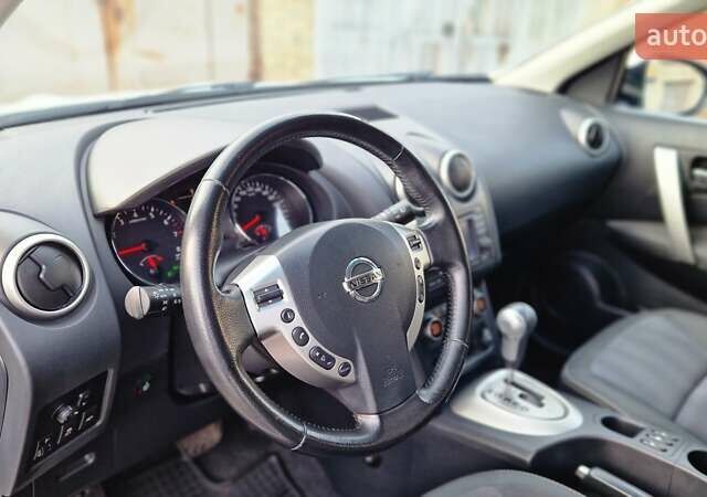 Білий Ніссан Кашкай, об'ємом двигуна 2 л та пробігом 115 тис. км за 9900 $, фото 19 на Automoto.ua