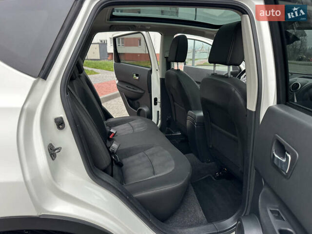 Белый Ниссан Кашкай, объемом двигателя 1.5 л и пробегом 167 тыс. км за 10499 $, фото 24 на Automoto.ua