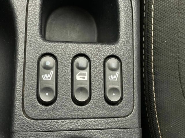 Белый Ниссан Кашкай, объемом двигателя 2 л и пробегом 149 тыс. км за 10900 $, фото 17 на Automoto.ua