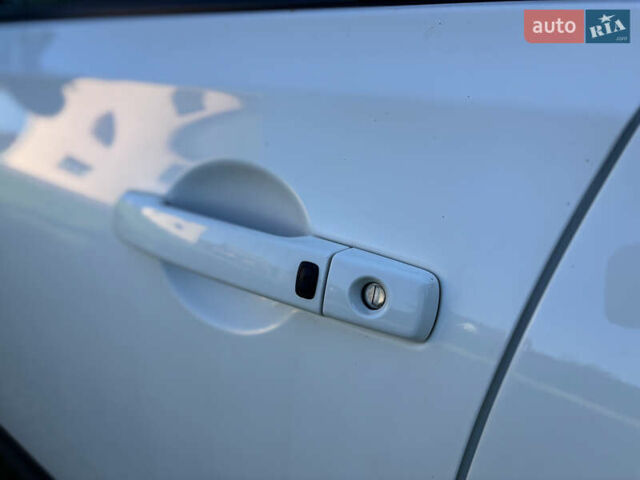 Ніссан Кашкай 2011 у Надворной на Automoto.ua Білий Ніссан Кашкай, об'ємом двигуна 2 л та пробігом 271 тис. км за 9950 $, фото 13 на Automoto.ua