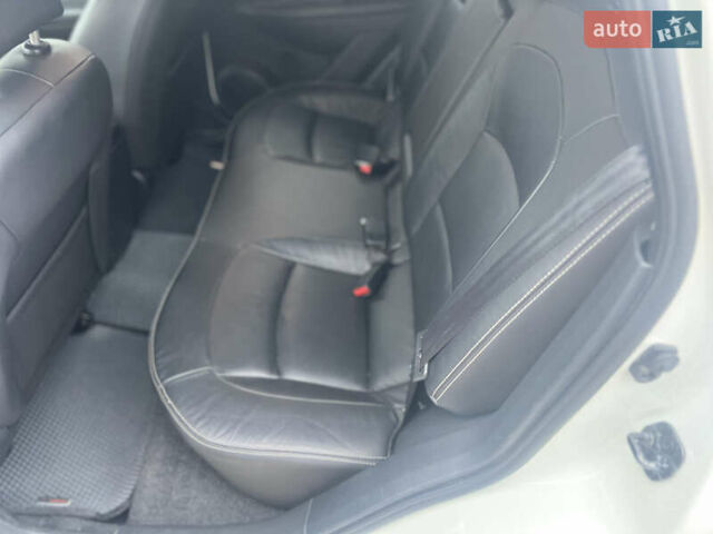 Белый Ниссан Кашкай, объемом двигателя 2 л и пробегом 190 тыс. км за 12000 $, фото 18 на Automoto.ua