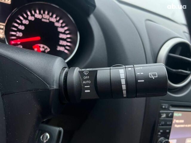 Белый Ниссан Кашкай, объемом двигателя 2 л и пробегом 128 тыс. км за 12490 $, фото 25 на Automoto.ua