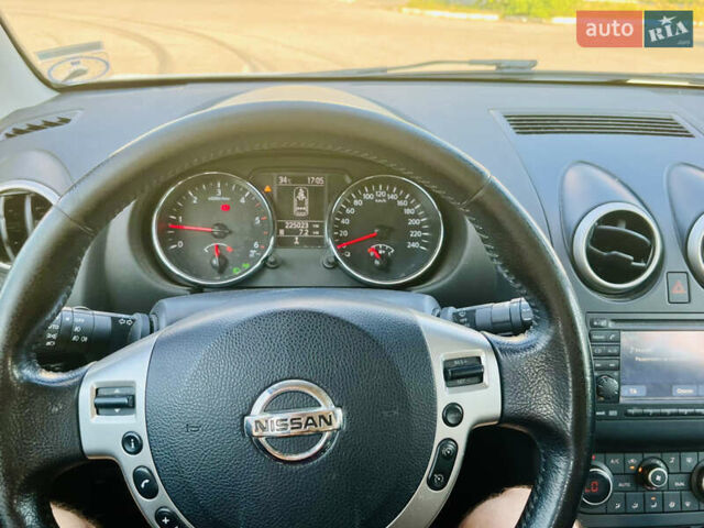 Белый Ниссан Кашкай, объемом двигателя 2 л и пробегом 226 тыс. км за 6400 $, фото 4 на Automoto.ua