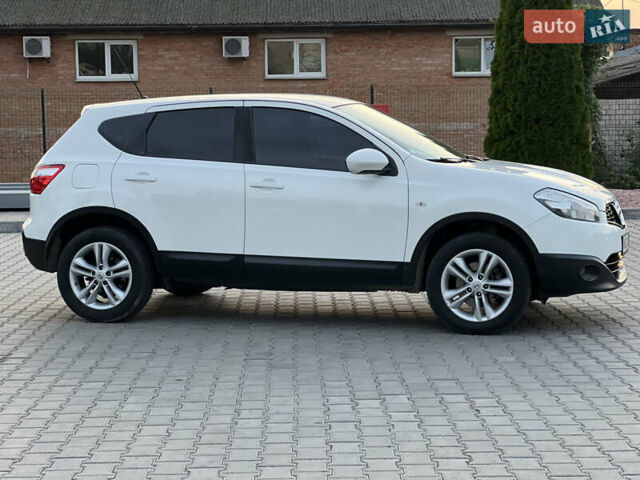 Белый Ниссан Кашкай, объемом двигателя 1.5 л и пробегом 230 тыс. км за 10299 $, фото 11 на Automoto.ua