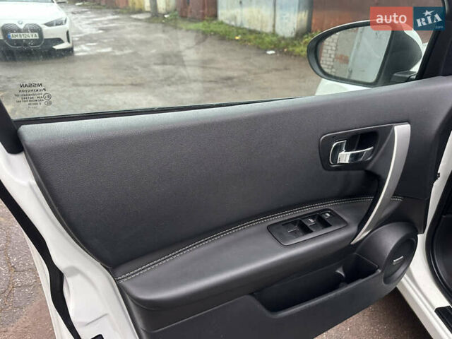 Белый Ниссан Кашкай, объемом двигателя 1.5 л и пробегом 229 тыс. км за 10650 $, фото 23 на Automoto.ua