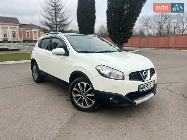 Белый Ниссан Кашкай, объемом двигателя 2 л и пробегом 190 тыс. км за 12000 $, фото 8 на Automoto.ua