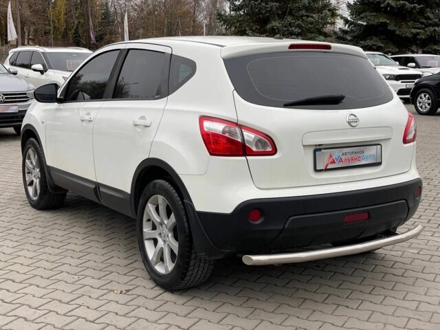 Белый Ниссан Кашкай, объемом двигателя 2 л и пробегом 149 тыс. км за 10900 $, фото 4 на Automoto.ua