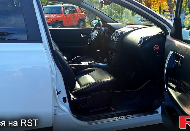 Белый Ниссан Кашкай, объемом двигателя 2 л и пробегом 215 тыс. км за 11700 $, фото 9 на Automoto.ua