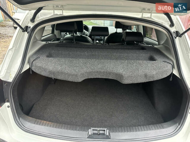 Белый Ниссан Кашкай, объемом двигателя 1.5 л и пробегом 229 тыс. км за 10650 $, фото 9 на Automoto.ua