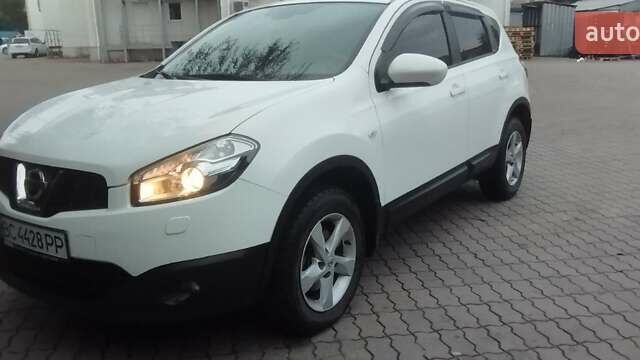 Белый Ниссан Кашкай, объемом двигателя 2 л и пробегом 127 тыс. км за 11800 $, фото 4 на Automoto.ua