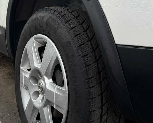 Белый Ниссан Кашкай, объемом двигателя 1.5 л и пробегом 234 тыс. км за 10500 $, фото 13 на Automoto.ua