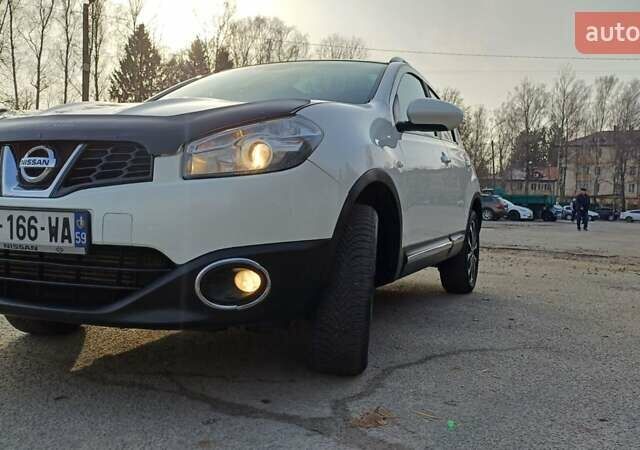 Белый Ниссан Кашкай, объемом двигателя 1.6 л и пробегом 227 тыс. км за 10800 $, фото 15 на Automoto.ua