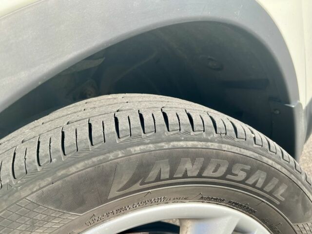 Белый Ниссан Кашкай, объемом двигателя 2 л и пробегом 225 тыс. км за 6500 $, фото 7 на Automoto.ua